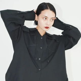 アメリヴィンテージ(Ameri VINTAGE)の美品　SR DRESS SHIRT BLACK(シャツ/ブラウス(長袖/七分))