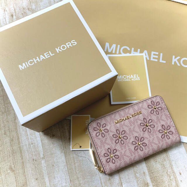 Michael Kors(マイケルコース)の新品 マイケルコース ピンク シグネチャー フラワー カードケース コインケース レディースのファッション小物(コインケース)の商品写真