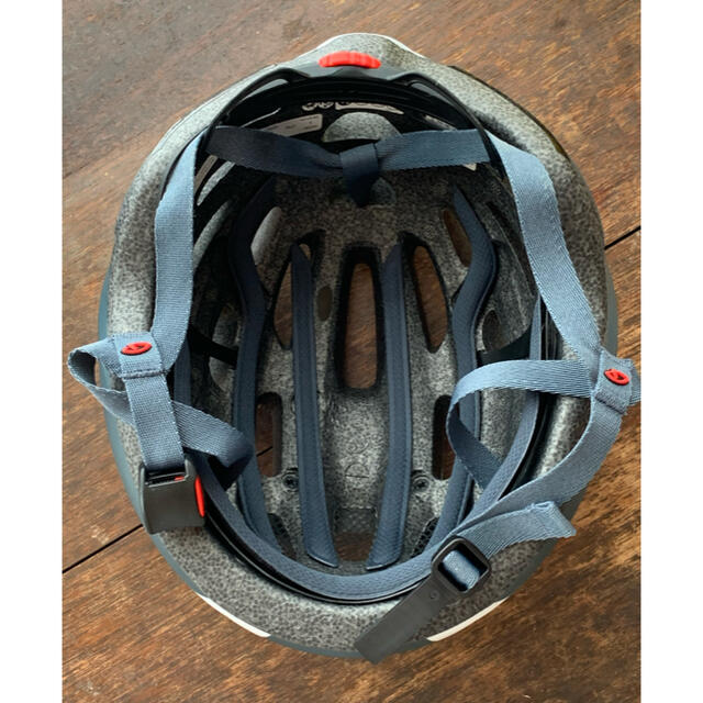 GIRO(ジロ)のgiro isode ヘルメット スポーツ/アウトドアの自転車(その他)の商品写真
