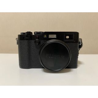 フジフイルム(富士フイルム)の【美品】FUJIFILM X100F 【作例あり】(コンパクトデジタルカメラ)