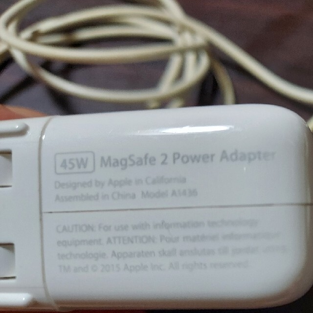 Mac (Apple)(マック)のMAC 充電器 Magsafe 2 Power Adapter 45W スマホ/家電/カメラのPC/タブレット(PC周辺機器)の商品写真