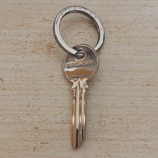 GIVENCHY(キーホルダー)のフリマアイテム一覧 GIVENCHY(キーホルダー)のフリマアイテム一覧