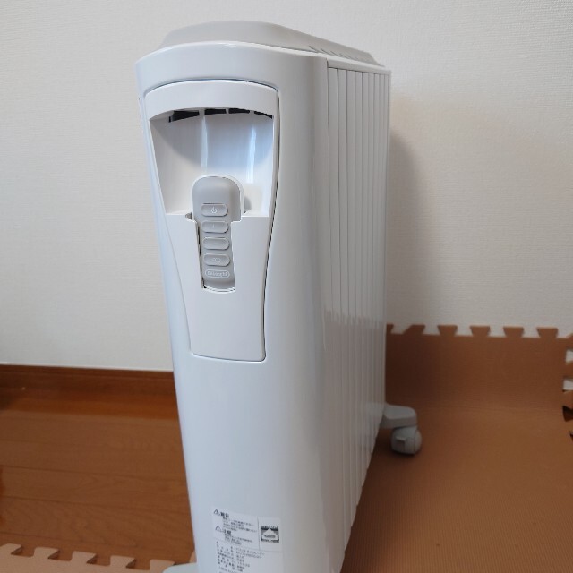 DeLonghi(デロンギ)のDeLonghi デロンギ BELCALDO RHJ75V0915-GY スマホ/家電/カメラの冷暖房/空調(オイルヒーター)の商品写真