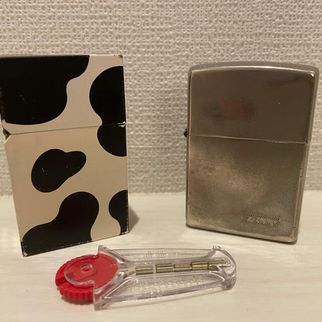 ZIPPO(ジッポー)のオイルライター２個セット　ZIPPO&ウシ インテリア/住まい/日用品のインテリア/住まい/日用品 その他(その他)の商品写真