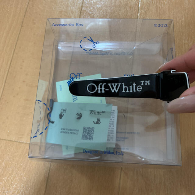 Off-White ヘアクリップ 1