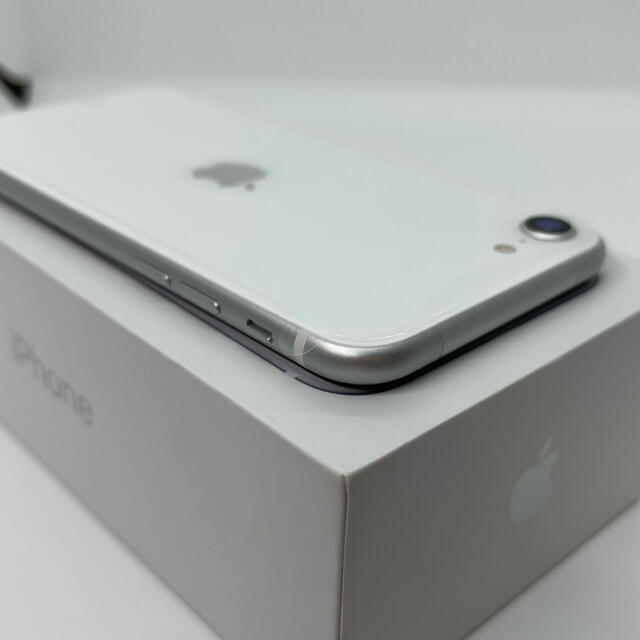 得価大特価 Apple 64 GB SIMフリー ホワイトの通販 by まろん♫'s shop｜アップルならラクマ - iPhone SE 2 第二世代 特価限定品
