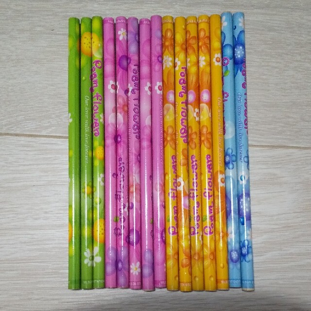 鉛筆 15本セットの通販 by まる's shop|ラクマ
