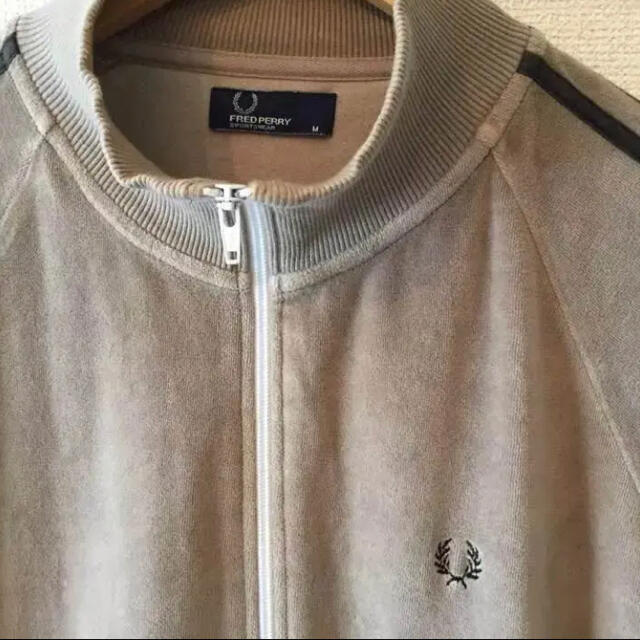 FRED PERRY(フレッドペリー)のフレッドペリー ベロア トラックジャケット グレー M メンズのトップス(ジャージ)の商品写真