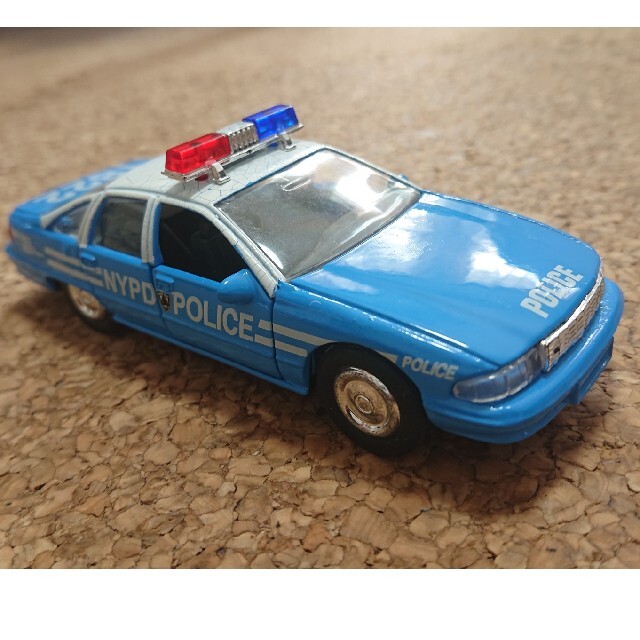 Chevrolet(シボレー)のシボレー  カプリス  NYPD パトカー  ミニカー エンタメ/ホビーのおもちゃ/ぬいぐるみ(ミニカー)の商品写真