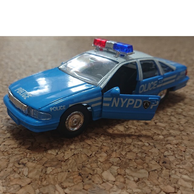 Chevrolet(シボレー)のシボレー  カプリス  NYPD パトカー  ミニカー エンタメ/ホビーのおもちゃ/ぬいぐるみ(ミニカー)の商品写真