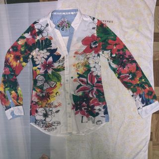 デシグアル(DESIGUAL)の【テヤン様専用】デシグアル　シャツ(Sサイズ)(シャツ/ブラウス(長袖/七分))