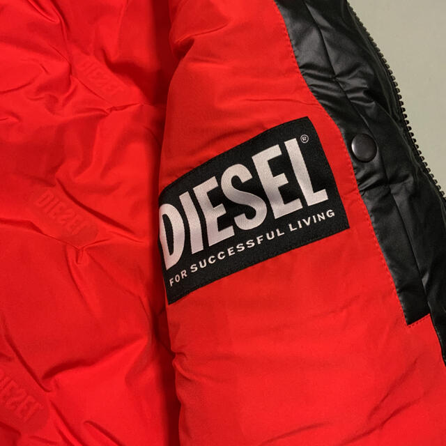 DIESEL(ディーゼル)の洗練されたデザイン　DIESEL  W-ON-THERMO-21 ラスト1点 メンズのジャケット/アウター(ダウンジャケット)の商品写真