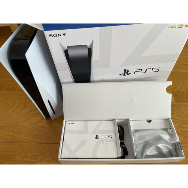 PlayStation(プレイステーション)の[中古] PS5 cfi-1000a01 エンタメ/ホビーのゲームソフト/ゲーム機本体(家庭用ゲーム機本体)の商品写真