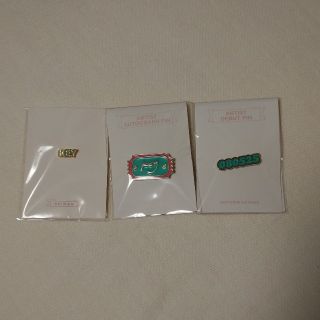 シャイニー(SHINee)のCOEX SUMピンバッチ キー2種＋SHINee1種(アイドルグッズ)