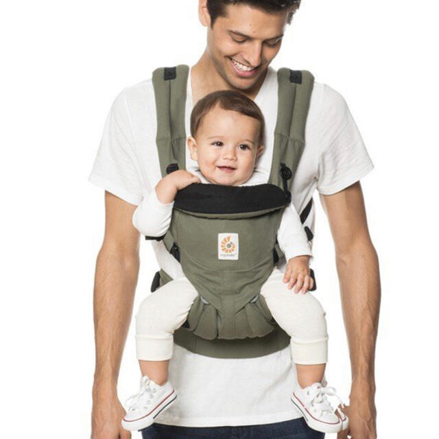 Ergobaby(エルゴベビー)の正規品 エルゴ 抱っこ紐 OMNI360 カーキ エルゴベビー ergobaby キッズ/ベビー/マタニティの外出/移動用品(抱っこひも/おんぶひも)の商品写真