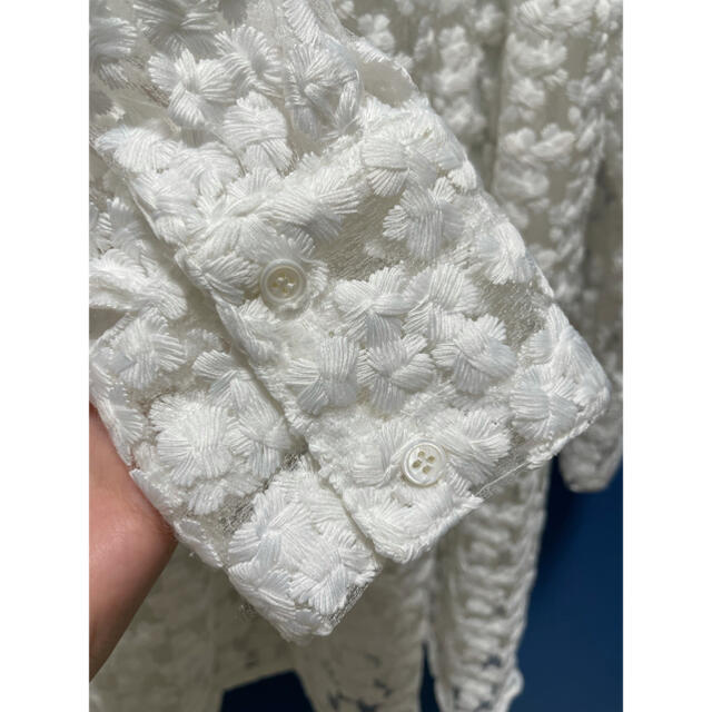 ZARA(ザラ)の完売 ZARA ストラクチャー入り生地ミニワンピース エンブロイダリー 刺繍 レディースのワンピース(ミニワンピース)の商品写真