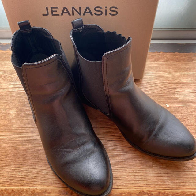 JEANASIS(ジーナシス)の10月限定出品JEANASIS サイドゴアブーツ ショートブーツ フラットブーツ レディースの靴/シューズ(ブーツ)の商品写真