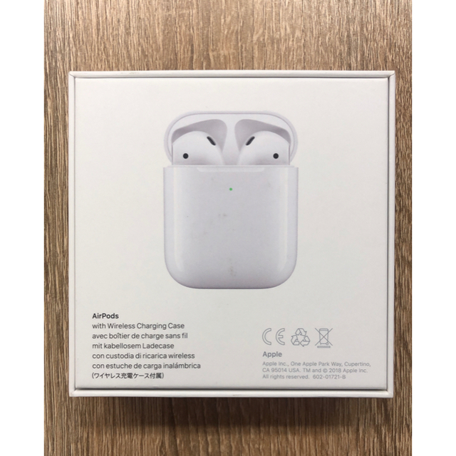 Apple(アップル)のApple国内正規品 AirPods 第二世代　充電ケース スマホ/家電/カメラのスマホアクセサリー(ストラップ/イヤホンジャック)の商品写真