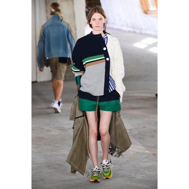 sacai(サカイ)のsacai ラップスカート レディースのスカート(ひざ丈スカート)の商品写真