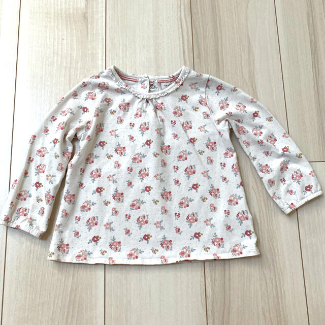 NEXT(ネクスト)のnext 長袖Tシャツ　白地花柄　9-12 months 11kg キッズ/ベビー/マタニティのベビー服(~85cm)(シャツ/カットソー)の商品写真