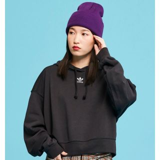 アディダス(adidas)の【新品未使用】アディダスオリジナルス ショート丈 クロップド パーカー ブラック(パーカー)