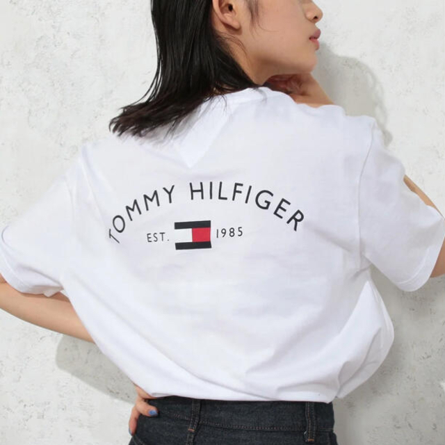 新品✨タグ付き♪トミーヒルフィガー　Tシャツ　Lサイズ　大特価❣️