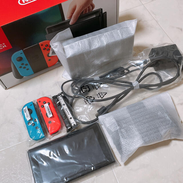 Nintendo Switch(ニンテンドースイッチ)のNintendo Switch Joy-Con 中古　本体 エンタメ/ホビーのゲームソフト/ゲーム機本体(家庭用ゲーム機本体)の商品写真