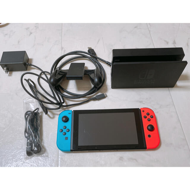 Nintendo Switch(ニンテンドースイッチ)のNintendo Switch Joy-Con 中古　本体 エンタメ/ホビーのゲームソフト/ゲーム機本体(家庭用ゲーム機本体)の商品写真