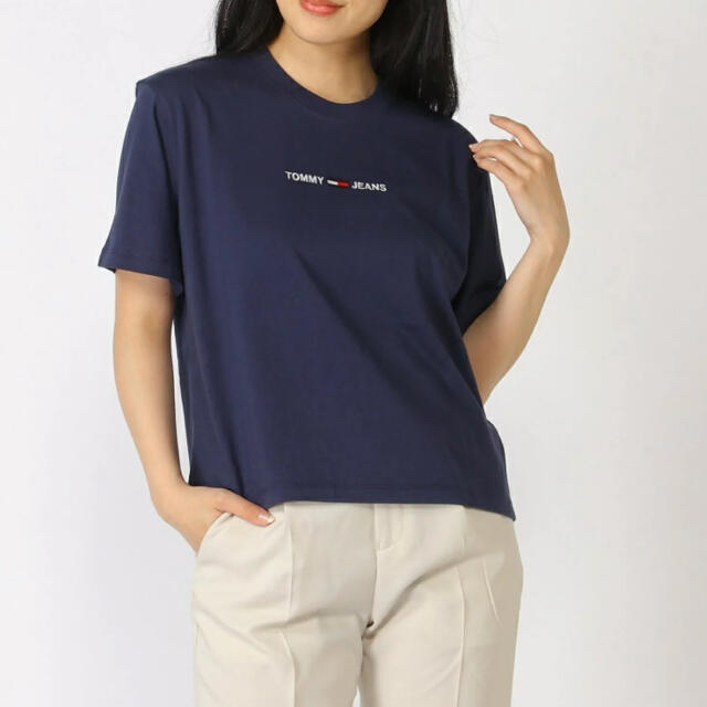 TOMMY HILFIGER(トミーヒルフィガー)の【新品】トミーヒルフィガー　ロゴTシャツ　カットソー レディースのトップス(Tシャツ(半袖/袖なし))の商品写真