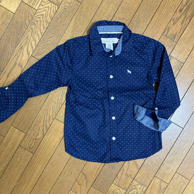 H&M(エイチアンドエム)の未使用品★Ｈ&M★110cm  ドットシャツ キッズ/ベビー/マタニティのキッズ服男の子用(90cm~)(ブラウス)の商品写真