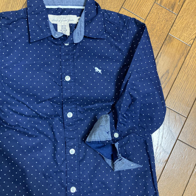 H&M(エイチアンドエム)の未使用品★Ｈ&M★110cm  ドットシャツ キッズ/ベビー/マタニティのキッズ服男の子用(90cm~)(ブラウス)の商品写真