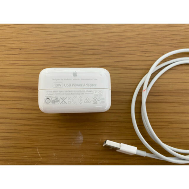 Apple(アップル)のアップル　充電器　純正　10V スマホ/家電/カメラのスマートフォン/携帯電話(バッテリー/充電器)の商品写真