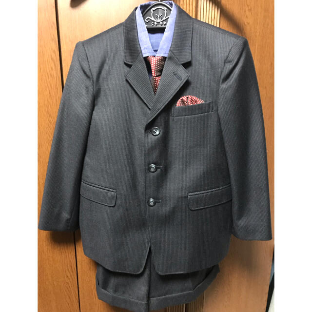 キッズスーツ　子供用スーツ　男児スーツ 6点セット　（オマケ付）　サイズ120ドレス/フォーマル