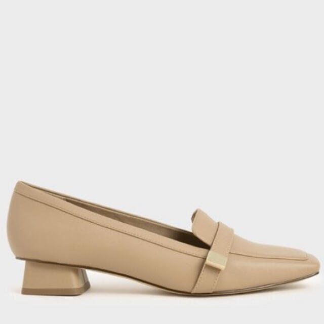 Charles and Keith(チャールズアンドキース)の【公式WEB完売】 CHARLES & KEITHスクエアトゥ ペニーローファー レディースの靴/シューズ(ローファー/革靴)の商品写真