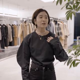 BLACK by moussy - 百々千晴着用ブラックバイマウジーカーブスリーブ ...