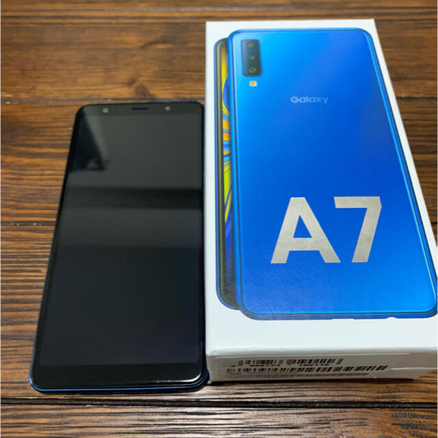 SAMSUNG(サムスン)のSAMSUNG GALAXY A7 ブルー Android 本体 スマホ/家電/カメラのスマートフォン/携帯電話(スマートフォン本体)の商品写真