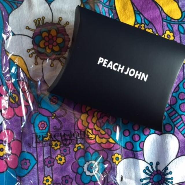 PEACH JOHN(ピーチジョン)のピーチジョン PJ ギフト ボックス 箱 プレゼント ラッピング 黒 ロゴ レディースの下着/アンダーウェア(ブラ&ショーツセット)の商品写真