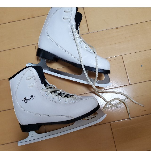 フィギュアスケート靴23cm エンタメ/ホビーのフィギュア(スポーツ)の商品写真