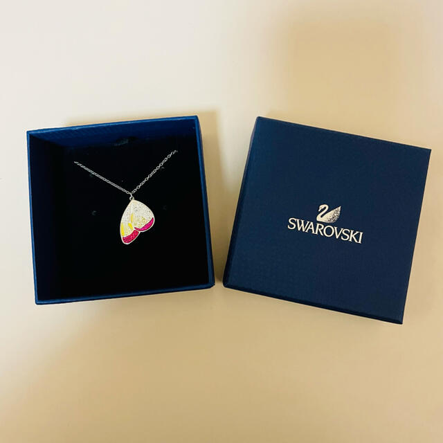 SWAROVSKI(スワロフスキー)のスワロフスキー 蝶　ネックレス レディースのアクセサリー(ネックレス)の商品写真