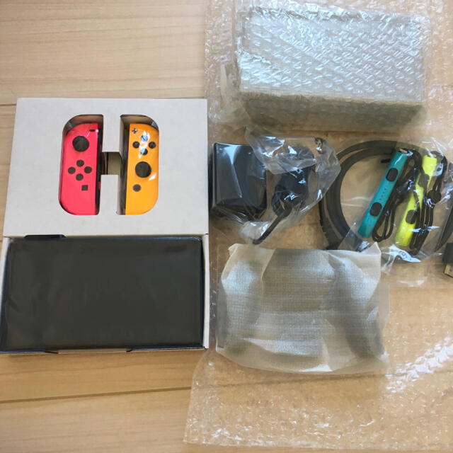 Nintendo Switch(ニンテンドースイッチ)のNintendo Switch  有機ELモデル エンタメ/ホビーのゲームソフト/ゲーム機本体(家庭用ゲーム機本体)の商品写真