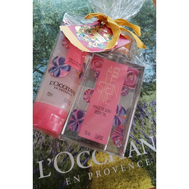 L'OCCITANE(ロクシタン)のまゆ様専用☆未使用・未開封　ロクシタン　ロールタッチ香水含む5点セット コスメ/美容のボディケア(ボディオイル)の商品写真