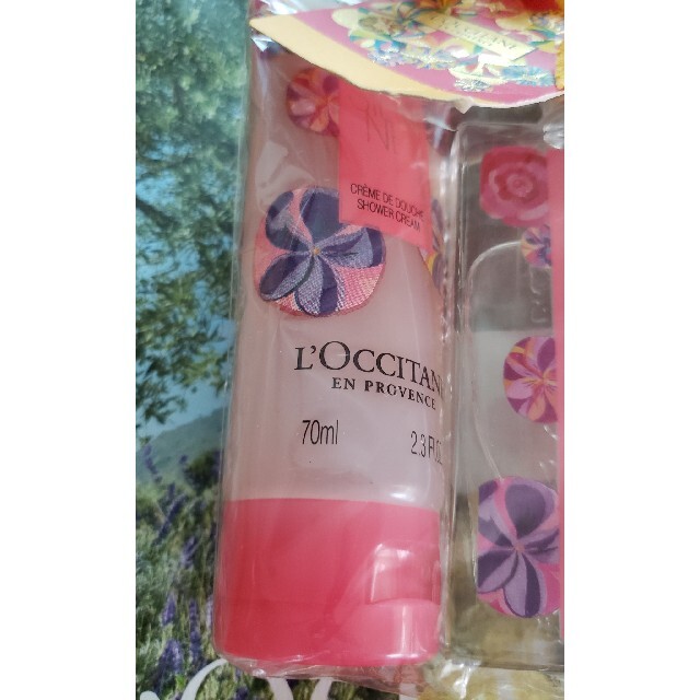 L'OCCITANE(ロクシタン)のまゆ様専用☆未使用・未開封　ロクシタン　ロールタッチ香水含む5点セット コスメ/美容のボディケア(ボディオイル)の商品写真