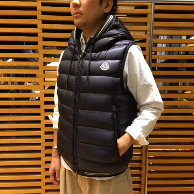 MONCLER(モンクレール)の【30分限定】Moncler AMIENS ダウンベスト 02 新品同様 メンズのジャケット/アウター(ダウンベスト)の商品写真