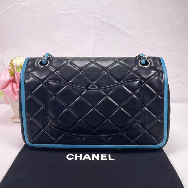 CHANEL(シャネル)の★美品★CHANEL マトラッセ ラムスキン ダブルフラップ チェーンショルダー レディースのバッグ(ショルダーバッグ)の商品写真