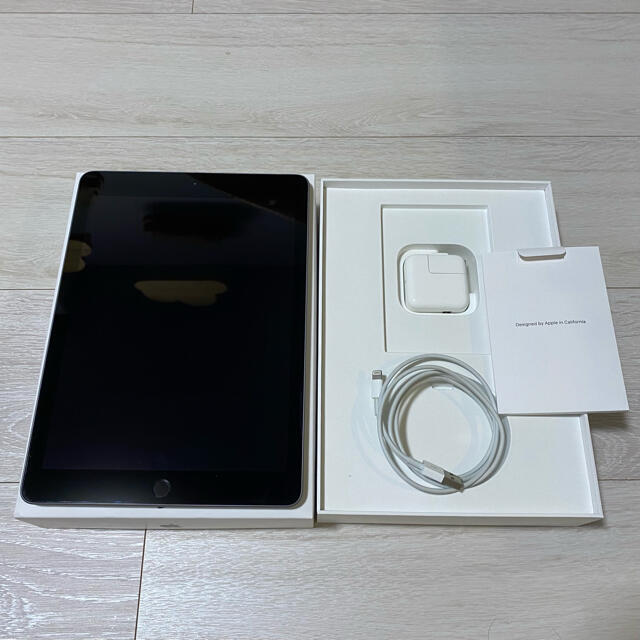 【美品】iPad 第6世代 32GB Wi-Fiモデル