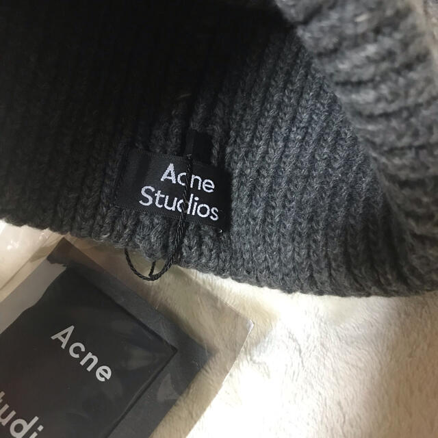 ACNE(アクネ)のAcne Studios　ニット帽　BTS 愛用 レディースの帽子(ニット帽/ビーニー)の商品写真