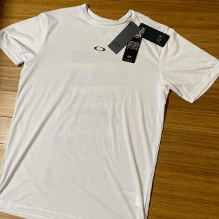 オークリー(Oakley)のオークリー　Tシャツ　Lサイズ　未使用(Tシャツ/カットソー(半袖/袖なし))