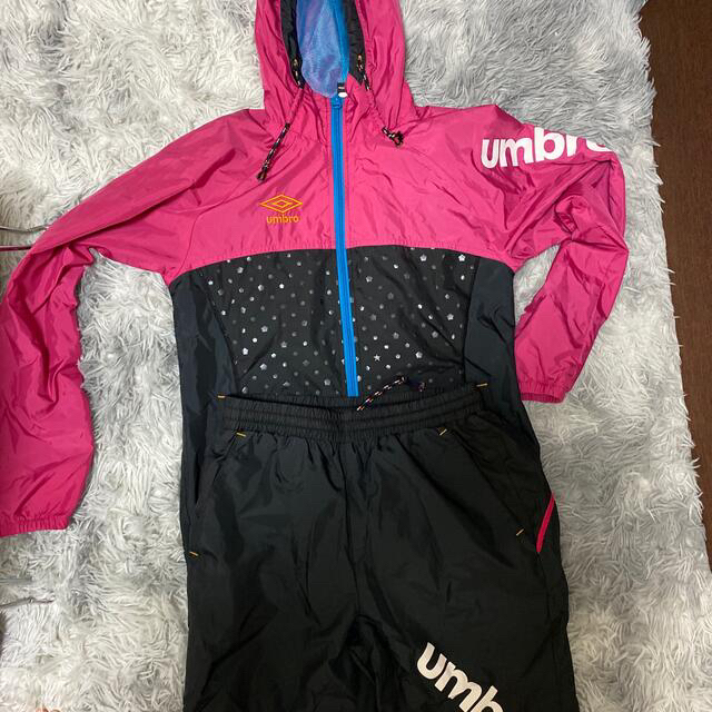 UMBRO　アンブロ　ナイロンジャケット　ウィンドブレーカー