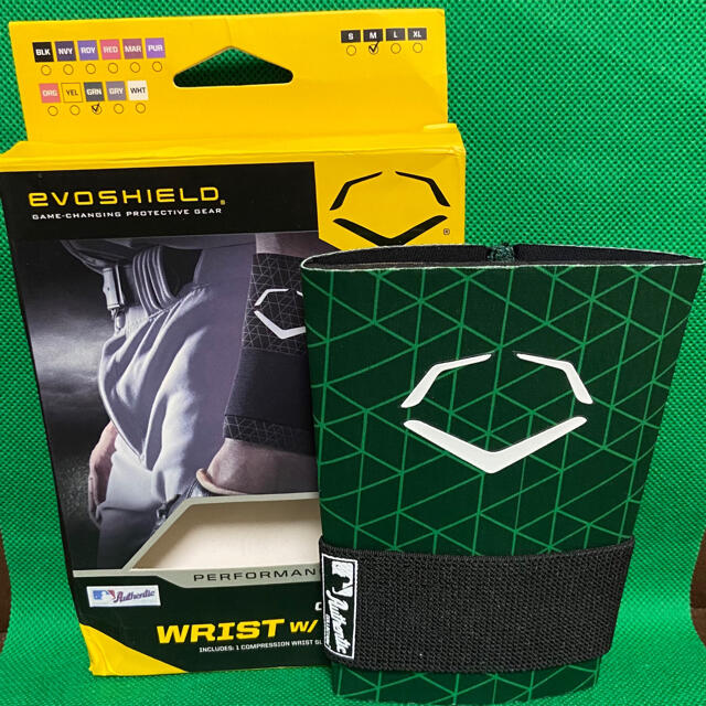 wilson(ウィルソン)のEvoshield エボシールド MLB リストガード グリーン Mサイズ スポーツ/アウトドアの野球(防具)の商品写真