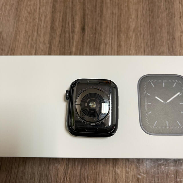 Apple Watch 5 GPSモデル　40mm